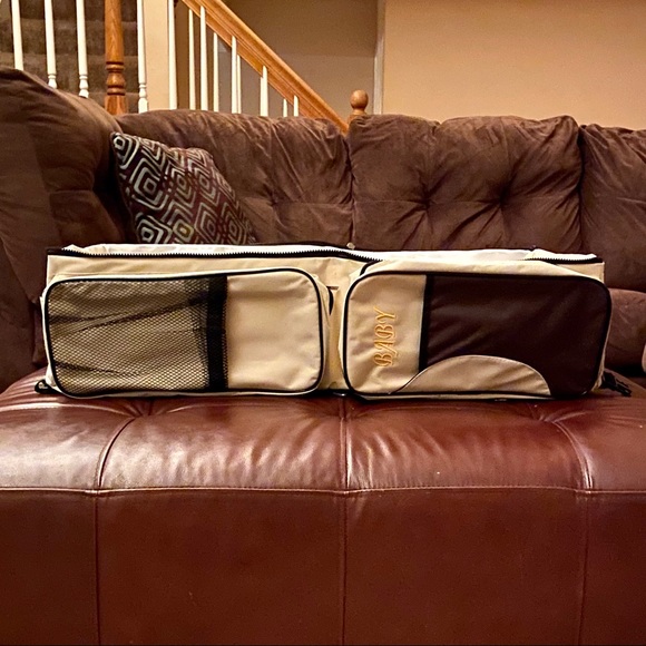 3 in 1 Diaper Bag Bassinet & Changing Station - Picture 9 of 12